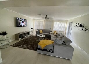 307 E Kalmia Dr in West Palm Beach, FL - Foto de edificio - Building Photo