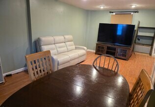 70 Albertina St in Quincy, MA - Building Photo - Building Photo