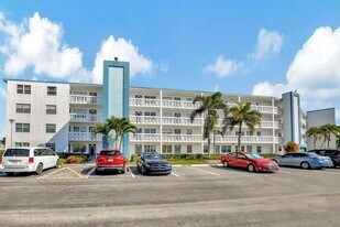 2044 Exeter C in Boca Raton, FL - Building Photo