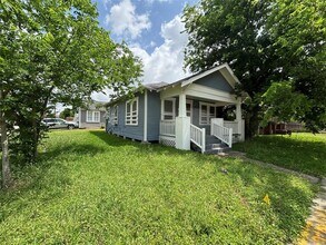 3301 Dennis St in Houston, TX - Building Photo - Building Photo