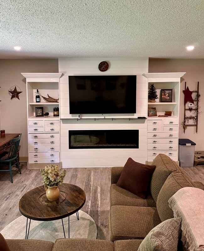 15 Thayer Pond Dr in Oxford, MA - Building Photo - Building Photo