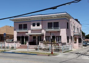 325 W 10th St in Long Beach, CA - Building Photo