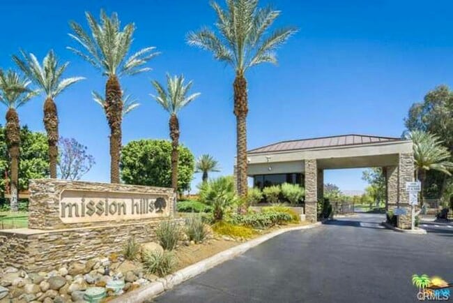 45 Pebble Beach Dr, Unit House in Rancho Mirage, CA - Building Photo - Building Photo