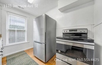 1135 Jamison Ave SE in Roanoke, VA - Building Photo - Building Photo