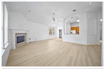 4815 Plum Forest Rd in Houston, TX - Building Photo - Building Photo