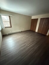 Willow Glen Apartments in Muskego, WI - Foto de edificio - Building Photo