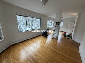 88 Putnam Ave, Unit 2T in Cambridge, MA - Building Photo