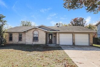 742 Yale Dr in Lancaster, TX - Foto de edificio - Building Photo