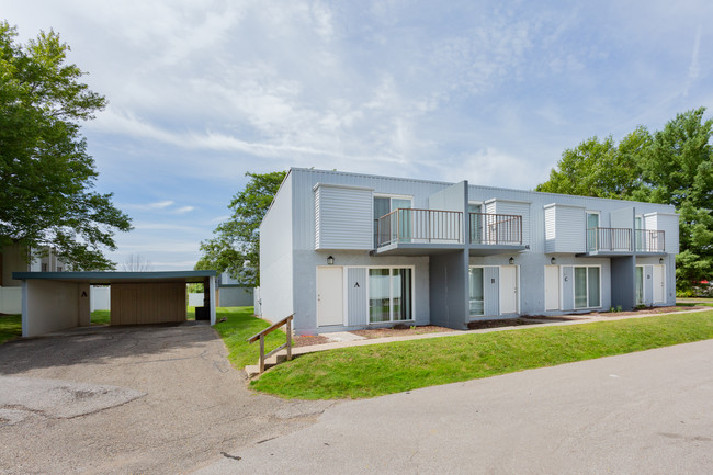 Whitewood Townhome & Loft Apartments photo'