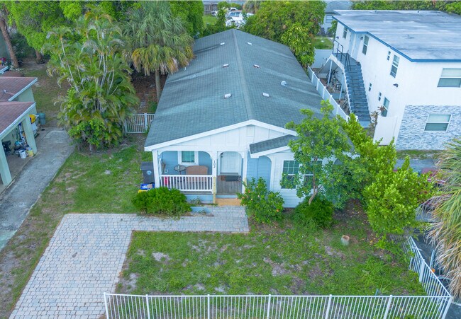 1102 19th St in West Palm Beach, FL - Building Photo - Building Photo