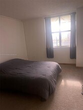 3375 N Country Club Dr, Unit 407 in Miami, FL - Building Photo - Building Photo