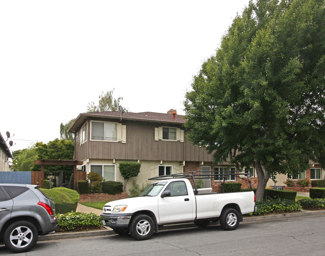 1588 Ontario Drive in Sunnyvale, CA - Building Photo - Building Photo