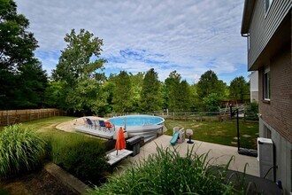 1818 Mountainview Ct in Florence, KY - Building Photo - Building Photo