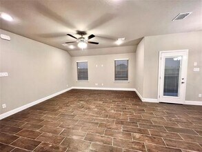 537 Hillcrest Cir in Justin, TX - Building Photo - Building Photo