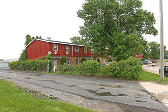 River Bend Town Homes in Austin, MN - Building Photo - Building Photo