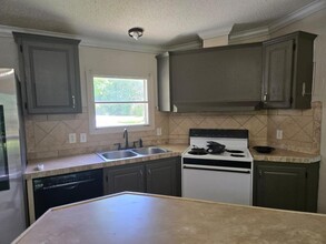 1498 Robinson Rd in Silsbee, TX - Building Photo - Building Photo