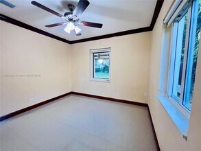 6225 SW 26th St in Miami, FL - Building Photo - Building Photo