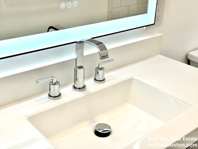 190 Hillside St in Boston, MA - Foto de edificio - Building Photo