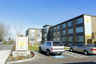 Park Place Apartments in Everett, WA - Foto de edificio - Building Photo