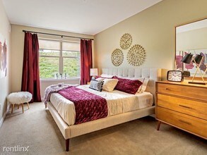 130 105th Ave SE-Unit -Apt 218 in Bellevue, WA - Building Photo - Building Photo