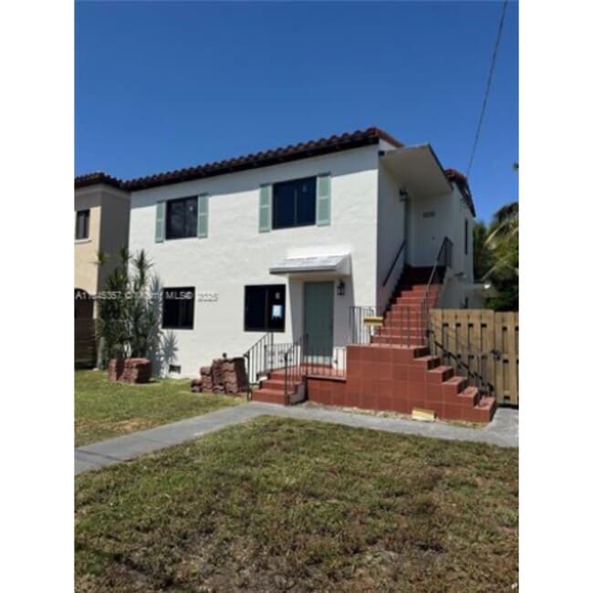 1136 SW 12th Ct in Miami, FL - Foto de edificio - Building Photo