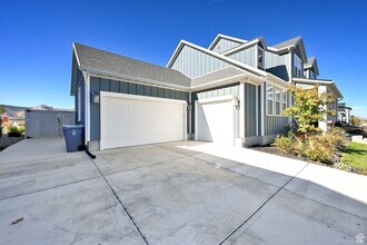 943 S Candlelight Dr in Saratoga Springs, UT - Building Photo - Building Photo