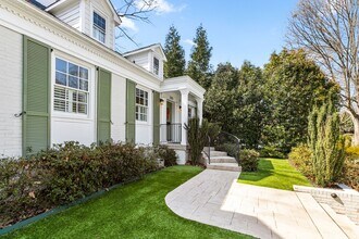 203 Elmwood Dr in Greensboro, NC - Building Photo - Building Photo