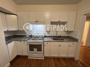 885 Massachusetts Ave in Cambridge, MA - Building Photo - Building Photo