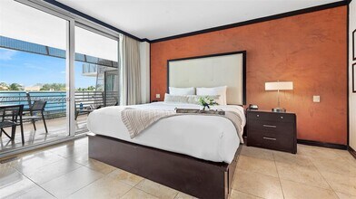 1437 Collins Ave in Miami Beach, FL - Building Photo - Building Photo