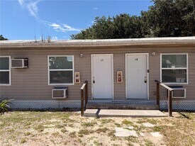 110 Forest Ave in Davenport, FL - Building Photo