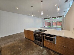 4215 Roseland Ave in Dallas, TX - Building Photo - Building Photo