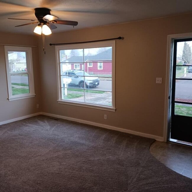 1540 SW Umatilla St in Albany, OR - Building Photo - Building Photo