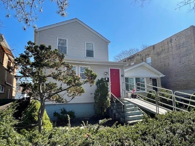 1925 Grey Ave in Evanston, IL - Building Photo