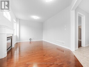90 Reginald Lamb Crescent in Markham, ON - Building Photo - Building Photo