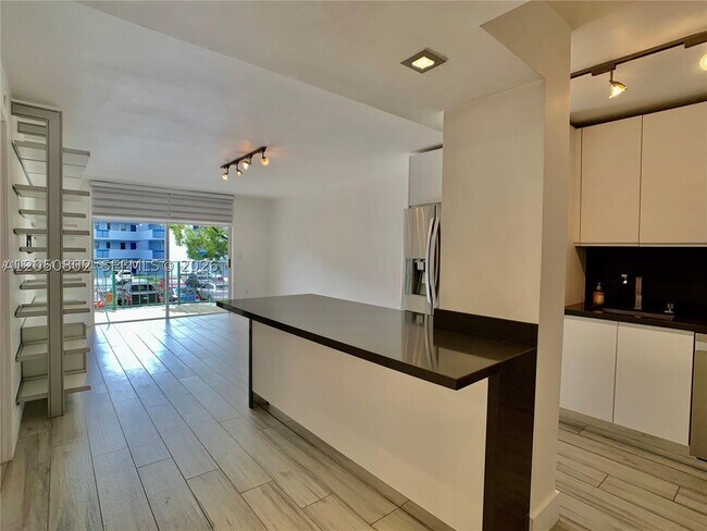9360 Fontainebleau Blvd
