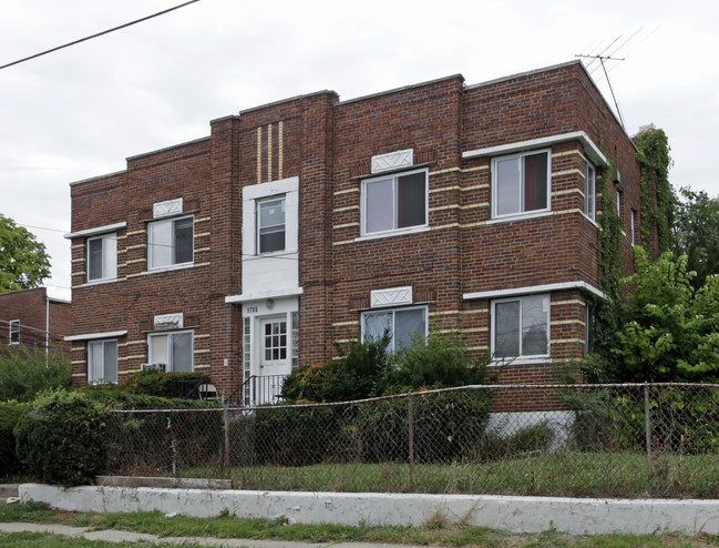 1766 Dale Rd in Cincinnati, OH - Foto de edificio - Building Photo