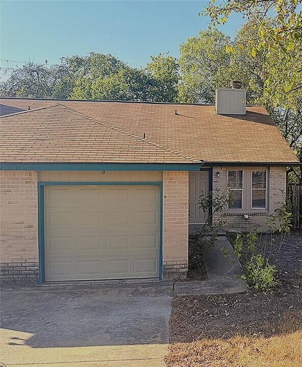 12800 Tomanet Trail in Austin, TX - Building Photo