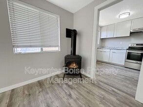 2829 N Bogus Basin Rd in Boise, ID - Building Photo - Building Photo