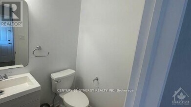 13 Barnstone Dr in Ottawa, ON - Building Photo - Building Photo
