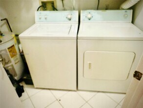 10245 NW 9th St Cir, Unit 104-9 in Miami, FL - Building Photo - Building Photo