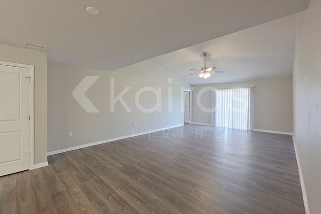 18326 Gibraltar Ln in Lehigh Acres, FL - Foto de edificio - Building Photo