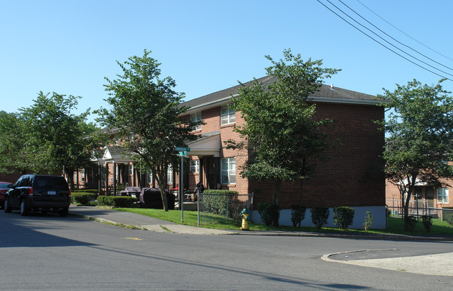 Hop-o-nose Homes in Catskill, NY - Building Photo - Building Photo