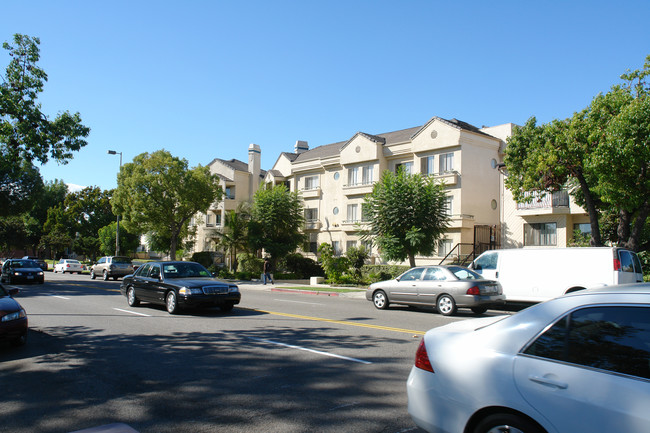 1317-1323 E Broadway in Glendale, CA - Building Photo - Building Photo