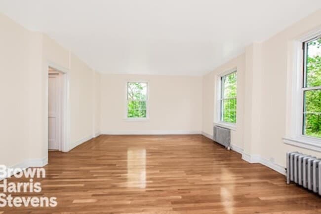 4513 Manhattan College Pkwy in Bronx, NY - Building Photo - Building Photo