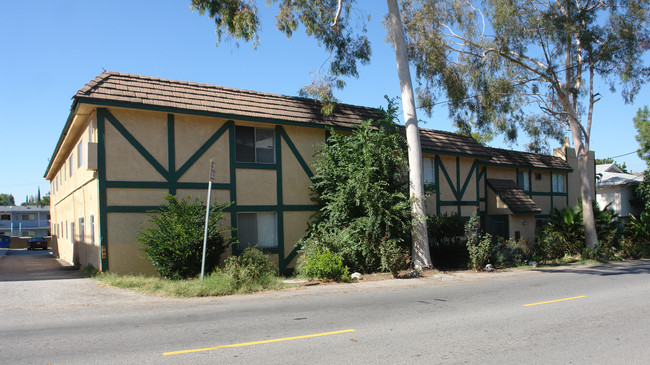 10635 Sherman Grove in Sunland, CA - Building Photo - Building Photo