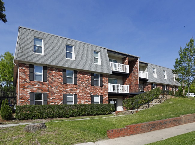 The Pointe at Midtown in Raleigh, NC - Building Photo - Building Photo