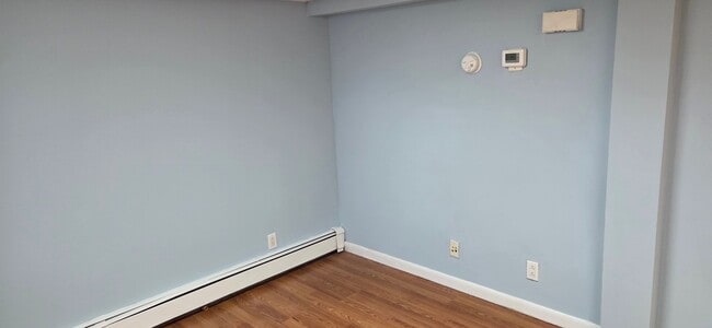 2393 Henry St in North Bellmore, NY - Foto de edificio - Building Photo