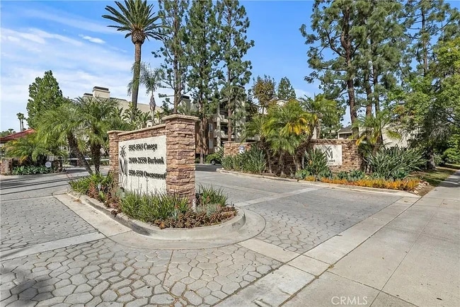 5500 Owensmouth Ave, Unit 110 in Woodland Hills, CA - Building Photo - Building Photo