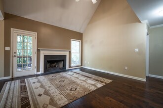 119 Spring Lake Dr in Athens, GA - Building Photo - Building Photo