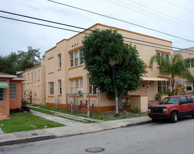 968 NW 2nd St in Miami, FL - Building Photo - Building Photo